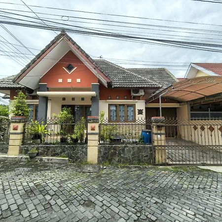 Mutiara Babarsari Homestay Jogja Jogyakarta Zewnętrze zdjęcie
